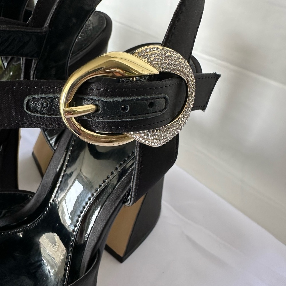 VINCE CAMUTO PLATAFORM  SATIN - Picture 4 of 16